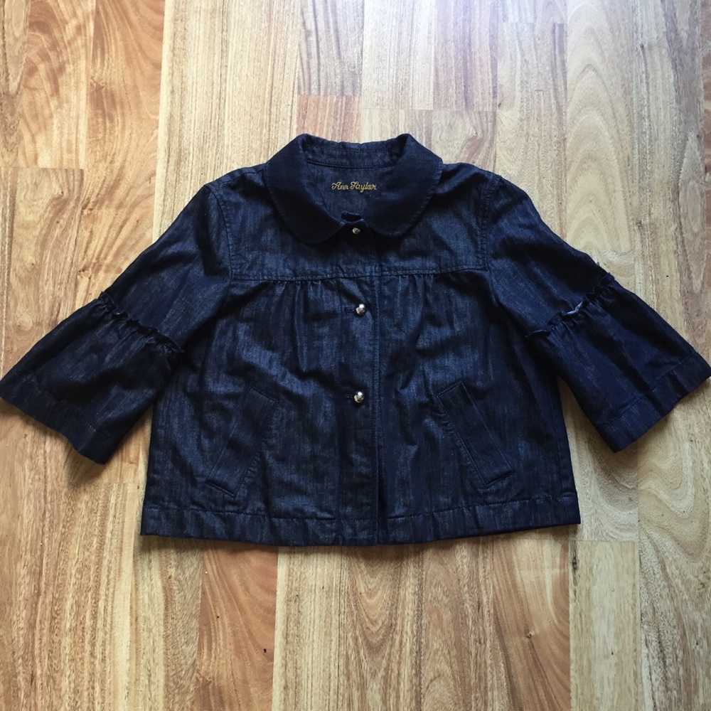 Ann Taylor 3/4 sleeve denim jacket. Medium.
